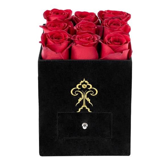 Roses in a BoxPreserved Roses (Black Box Small)